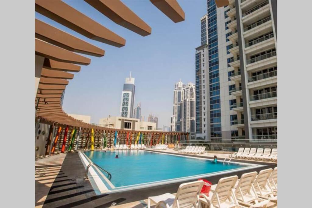 Higuests - Roomy Apt With Infinity Pool Close To Burj Khalifa Ντουμπάι Εξωτερικό φωτογραφία